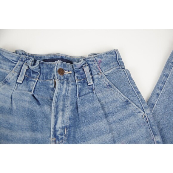 Hollister Ultra High-Rise Mom Jeans - Size 20 | Trendy and Comfortable Denim - Picture 2 of 9